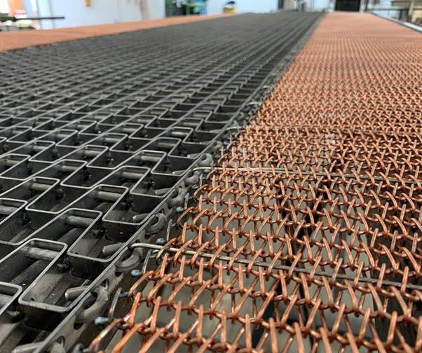 Nastri trasportatori per lavaggi industriali: come scegliere la soluzione giusta